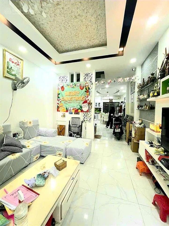 3tỷ5/63,8m2 nhà đường 2 làn oto 6m trần minh quyềnp10q10 cho thuê 21tr gần nhà hát hoà bình