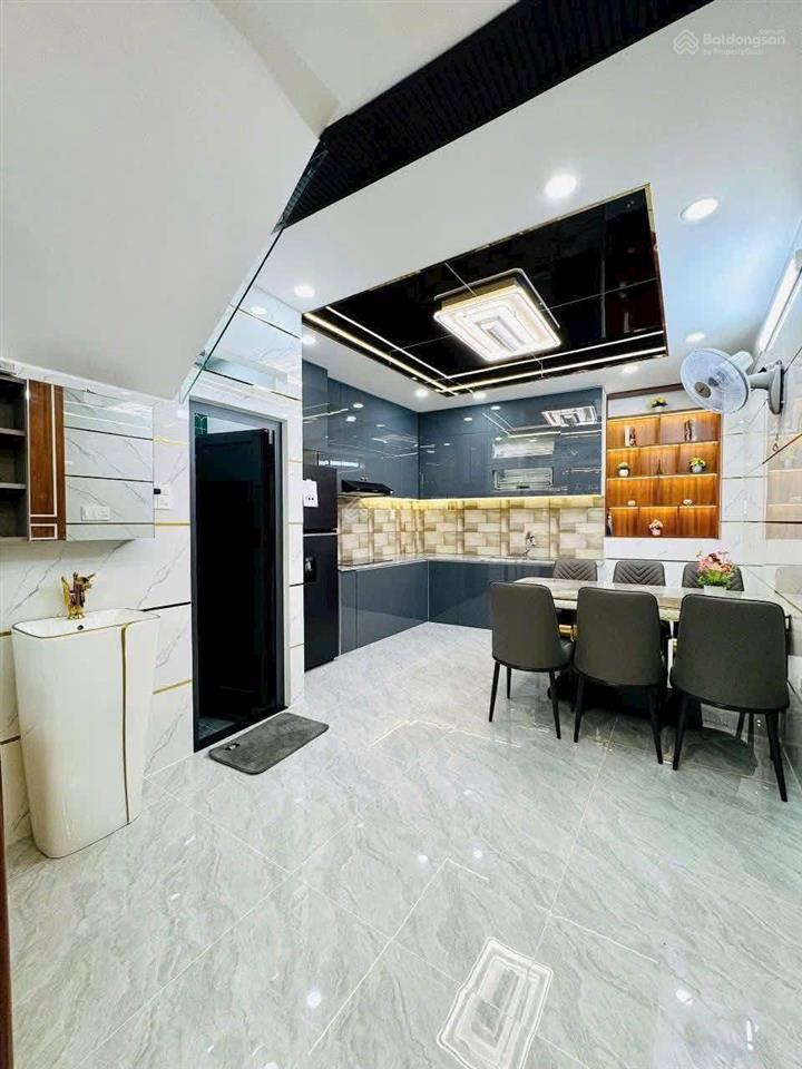 Kẹt tiền bán nhà đường 6m nguyễn đình chiểup5q3 giá 4tỷ250/71m2 cho thuê 26tr gần chợ vườn chuối