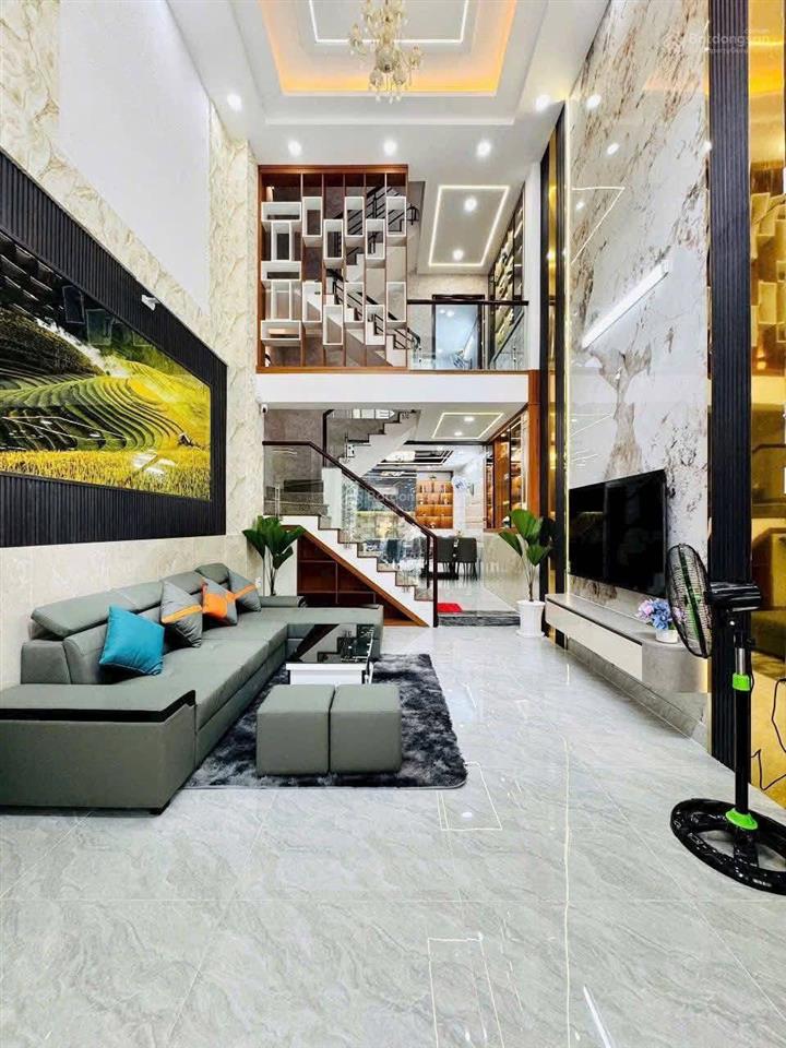 Kẹt tiền bán nhà đường 6m nguyễn đình chiểup5q3 giá 4tỷ250/71m2 cho thuê 26tr gần chợ vườn chuối