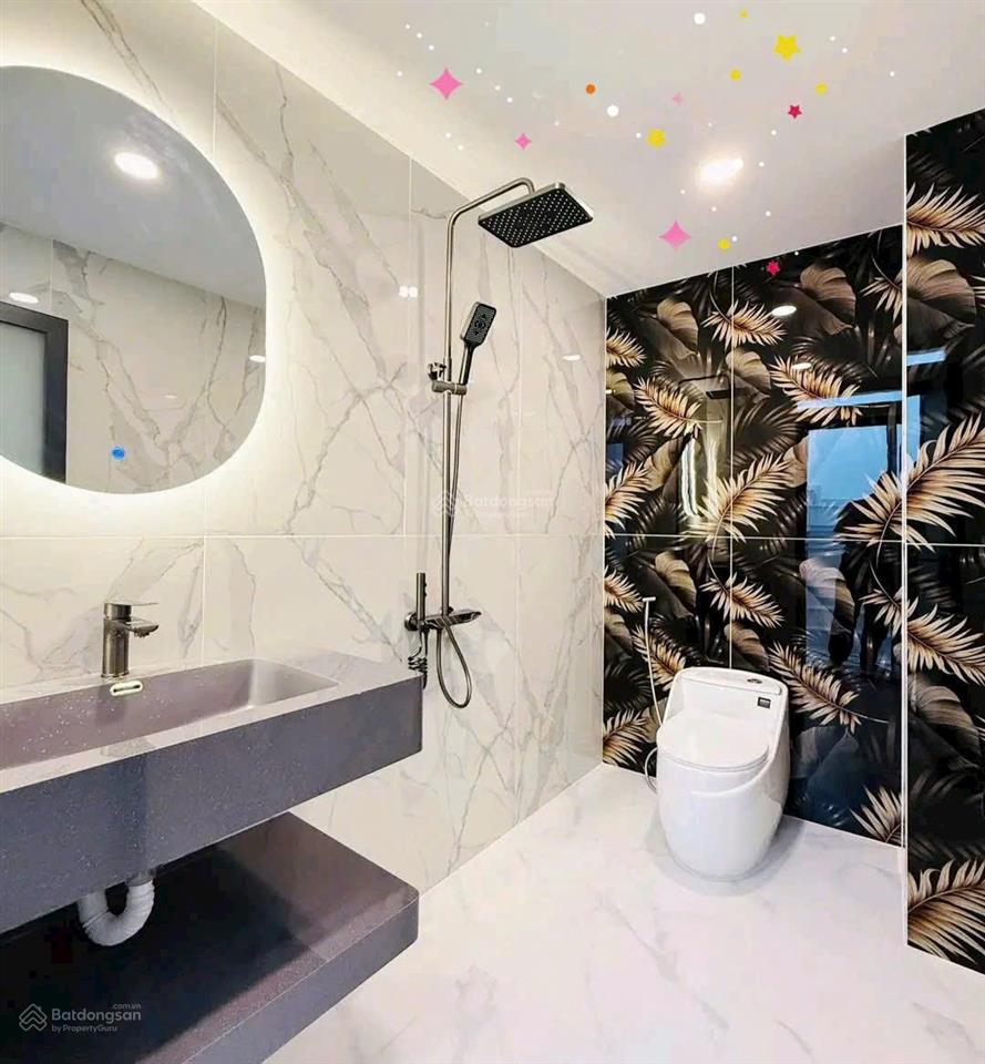 Giá 4tỷ2/64,5m2 đường 6m nguyễn văn nguyễntân địnhq1 cho thuê 30tr gần chợ tân định