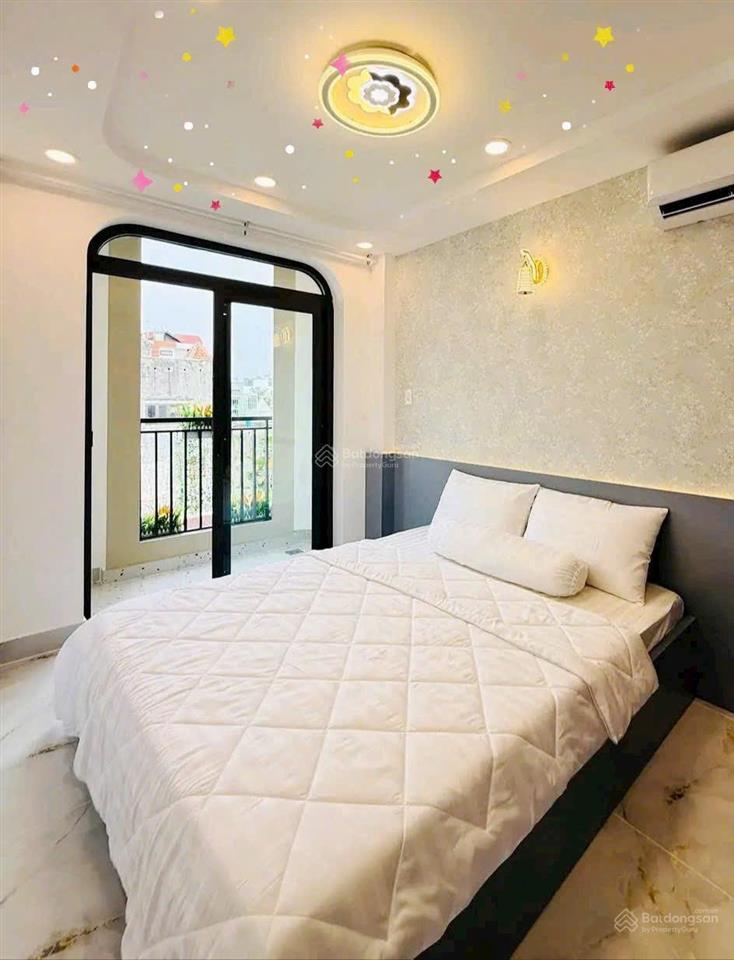 Giá 4tỷ2/64,5m2 đường 6m nguyễn văn nguyễntân địnhq1 cho thuê 30tr gần chợ tân định