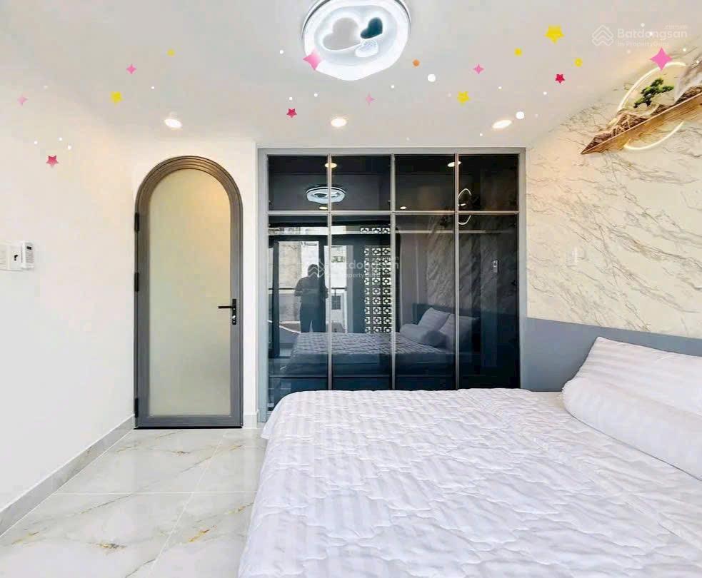 Giá 4tỷ2/64,5m2 đường 6m nguyễn văn nguyễntân địnhq1 cho thuê 30tr gần chợ tân định