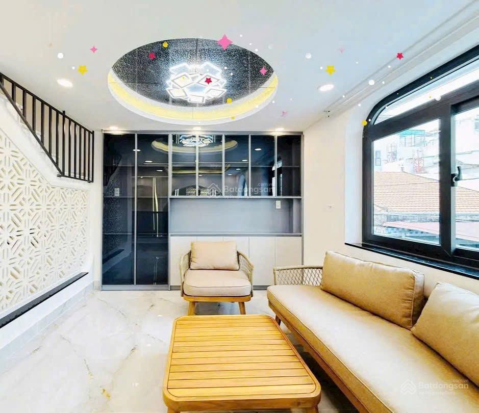 Giá 4tỷ2/64,5m2 đường 6m nguyễn văn nguyễntân địnhq1 cho thuê 30tr gần chợ tân định