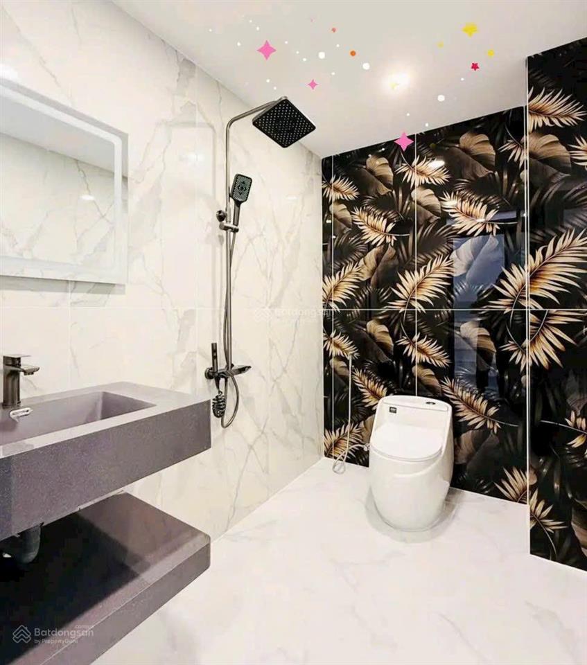 Giá 4tỷ2/64,5m2 đường 6m nguyễn văn nguyễntân địnhq1 cho thuê 30tr gần chợ tân định