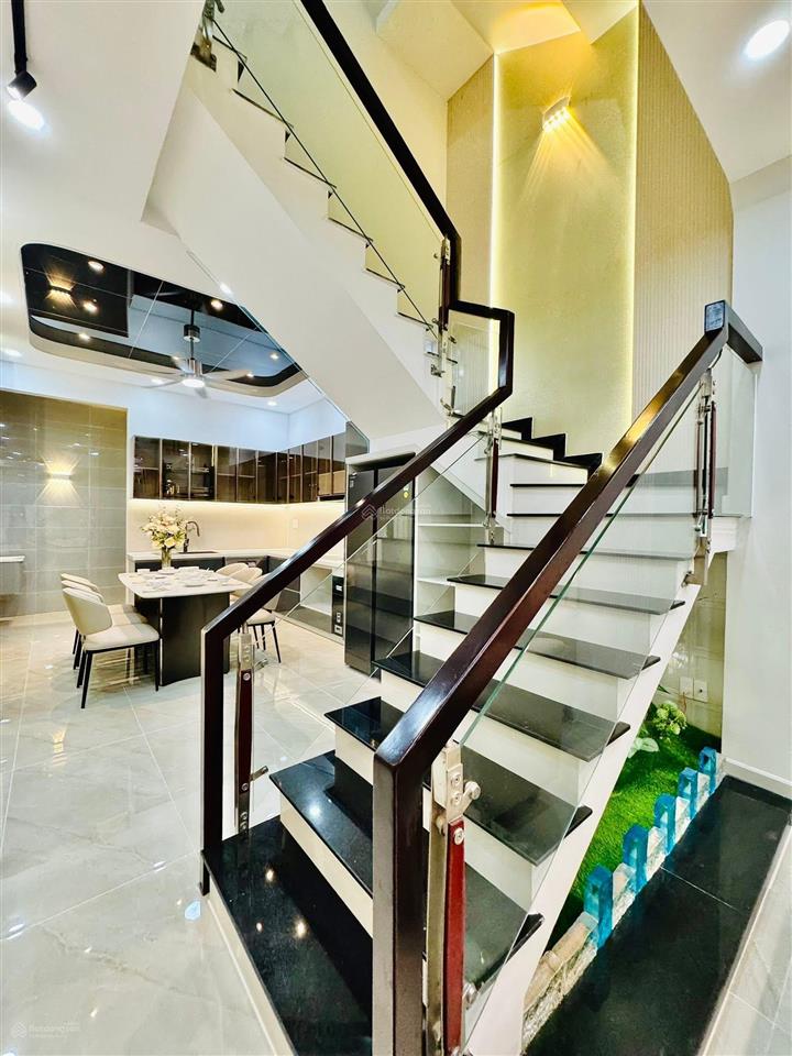 Đặc biệt duy nhất giá 4tỷ350/63m2 đường 6m cô giang p.cô giangq1 cho thuê 30tr gần chợ cô giang