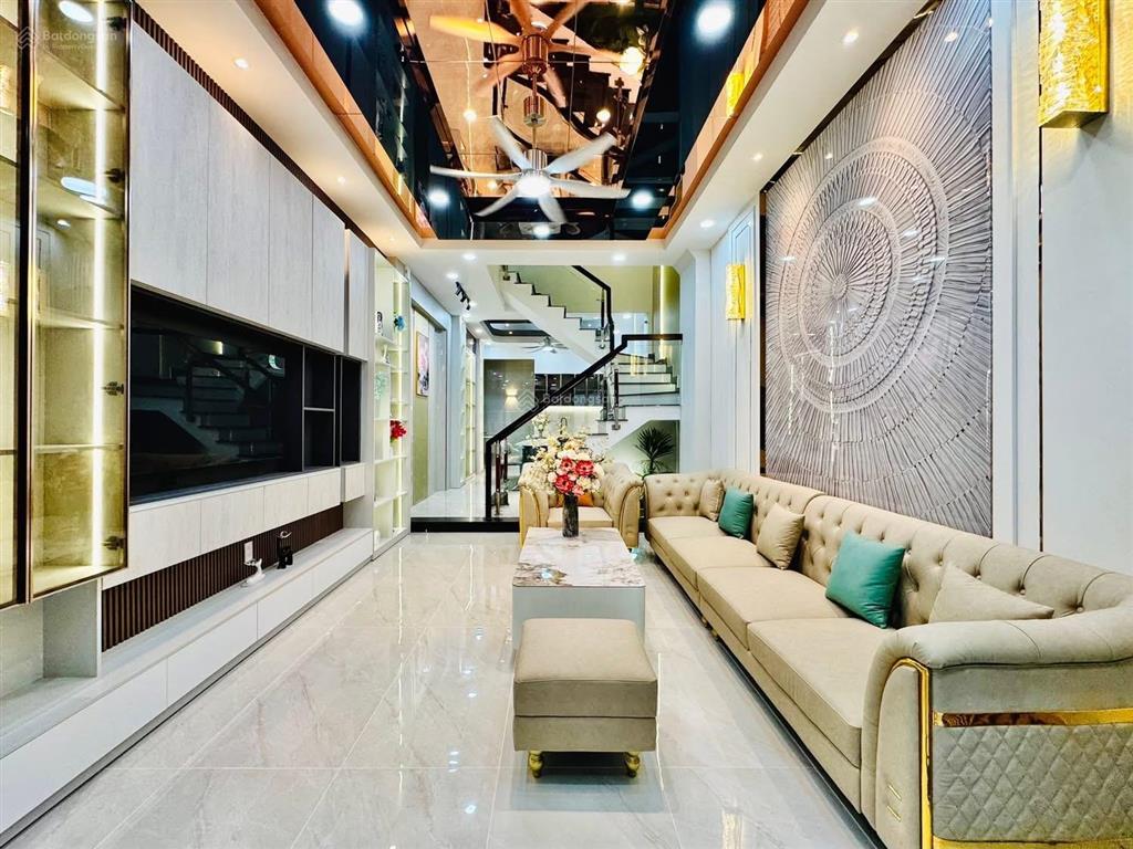 Đặc biệt duy nhất giá 4tỷ350/63m2 đường 6m cô giang p.cô giangq1 cho thuê 30tr gần chợ cô giang