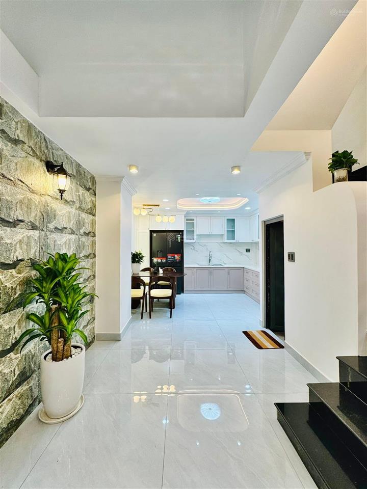 Định cư úc bán nhà đường nguyễn phi khanh,tân định,q1 giá 4tỷ2/71m2 cho thuê 28tr gần chợ tân định