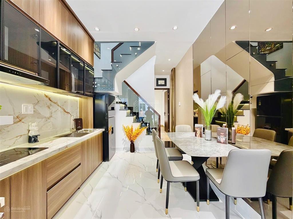 Giảm giá sốc 62,1m2 đường tăng nhơn phú, thủ đức cho thuê 16tr gần cao đẳng công thương