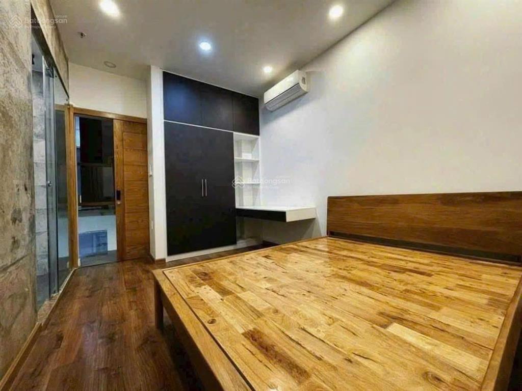 Kẹt tiền bán gấp nhà đường 6m kỳ đồngp9q3 giá 4tỷ2/73m2 cho thuê 26tr gần bệnh viện tai mũi họng