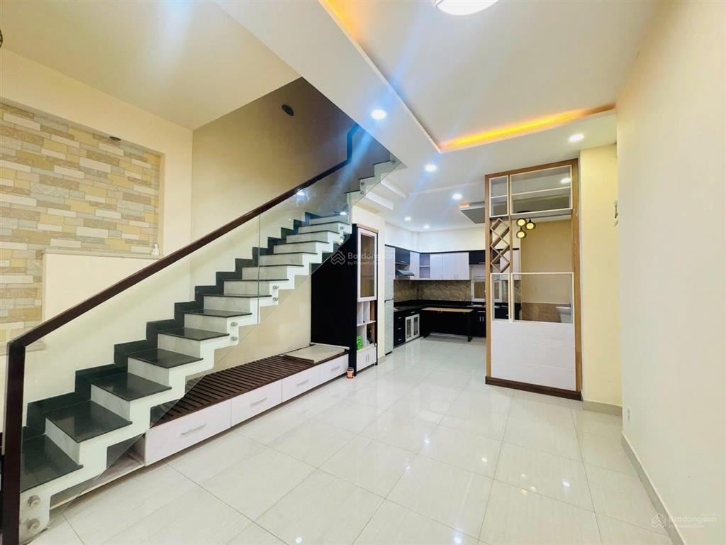 Giảm sâu giá 3tỷ2/68m2 nhà đường 6m điện biên phủp17bình thạnh cho thuê 23tr gần cầu thị nghè