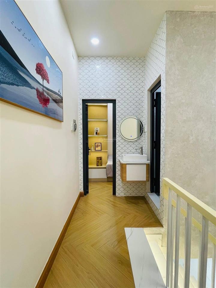 Bán gấp nhà võ văn ngânp.linh chiểuthủ đức giá 2tỷ050/63,9m2 cho thuê 15tr gần vincom thủ đức
