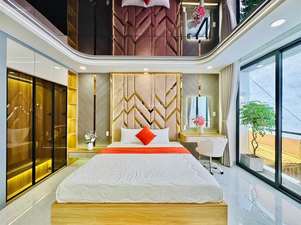 Kẹt tiền bán nhà đường 6m nguyễn thôngp9q3 giá 4tỷ250/71m2 cho thuê 26tr gần ga sài gòn