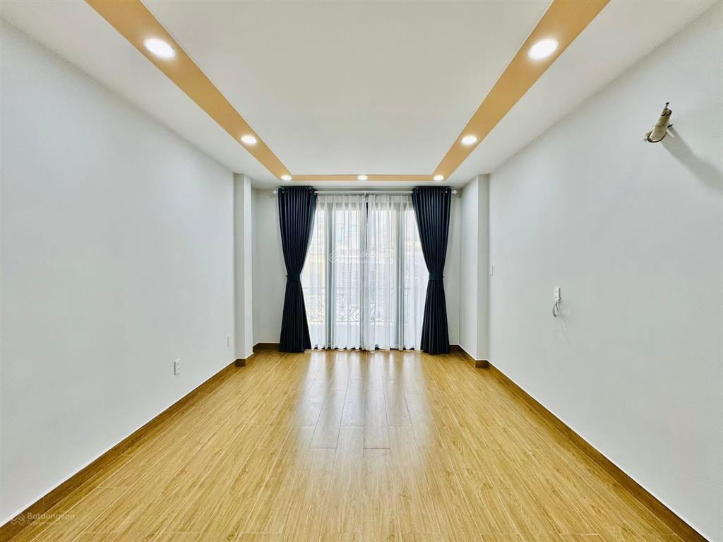 Hạ giá sâu bán nhà đường 6m nguyễn thiện thuật,p2,q3 giá 4tỷ550/72m2 cho thuê 30tr gần chợ bàn cờ