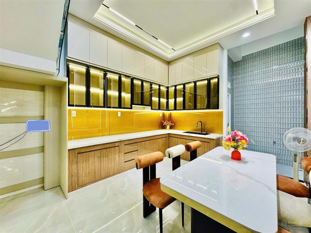 Hạ giá mạnh 72,9m2 đường trần quý khoách  p. tân định  q1 cho thuê 28tr gần chợ tân định