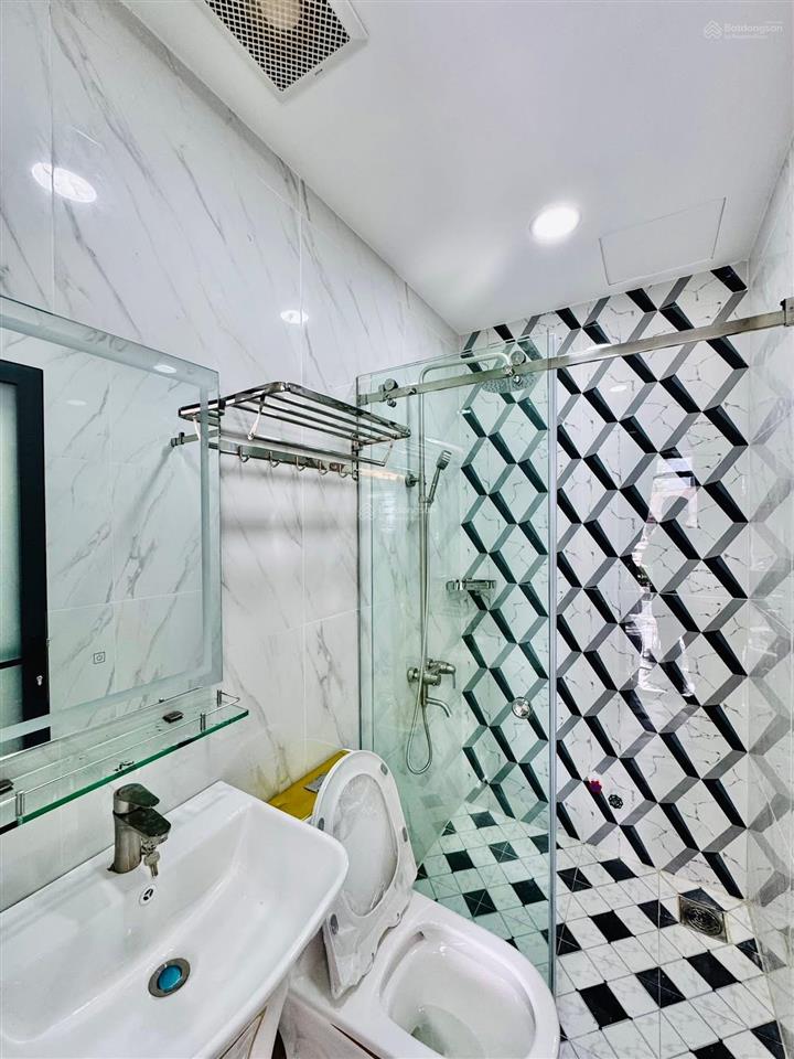 Chủ xoay vốn kinh doanh bán gấp nhà trần quang khải  p. tân định  q1 64,5m2 cho thuê 27tr