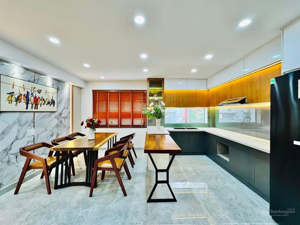 Định cư úc bán gấp nhà đường 6m vườn chuối  p4  q3 71,3m2 cho thuê 29tr gần chợ vườn chuối