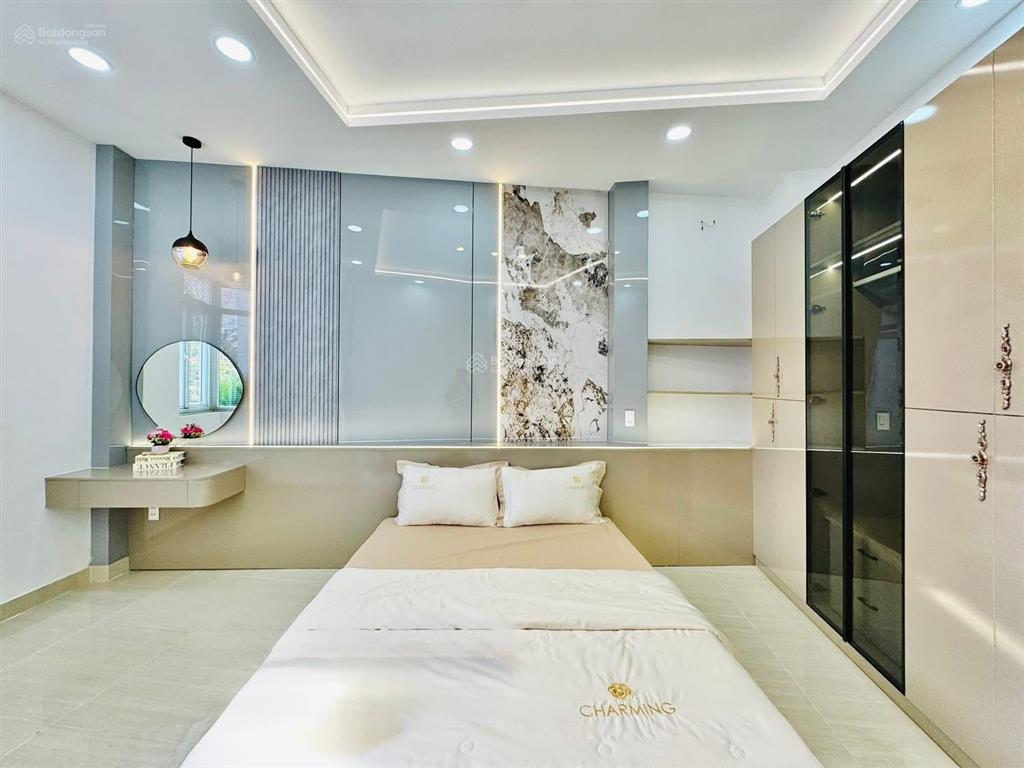 Bán gấp nhà oto đường nguyễn hữu cầu, p. tân định, q1 dt 63,9m2 cho thuê 34tr gần chợ tân định