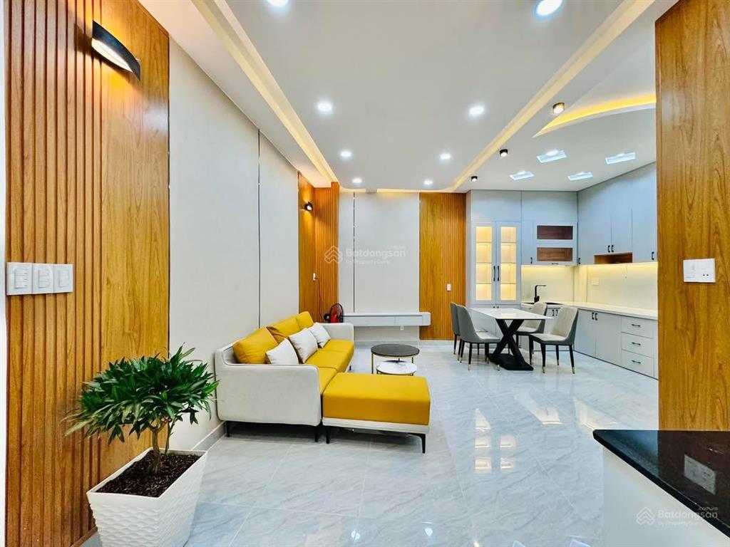 Giá chỉ 3tỷ550/63m2 nhà đường 6m nguyễn tri phương  p9  q10 cho thuê 19tr gần siêu thị sài gòn