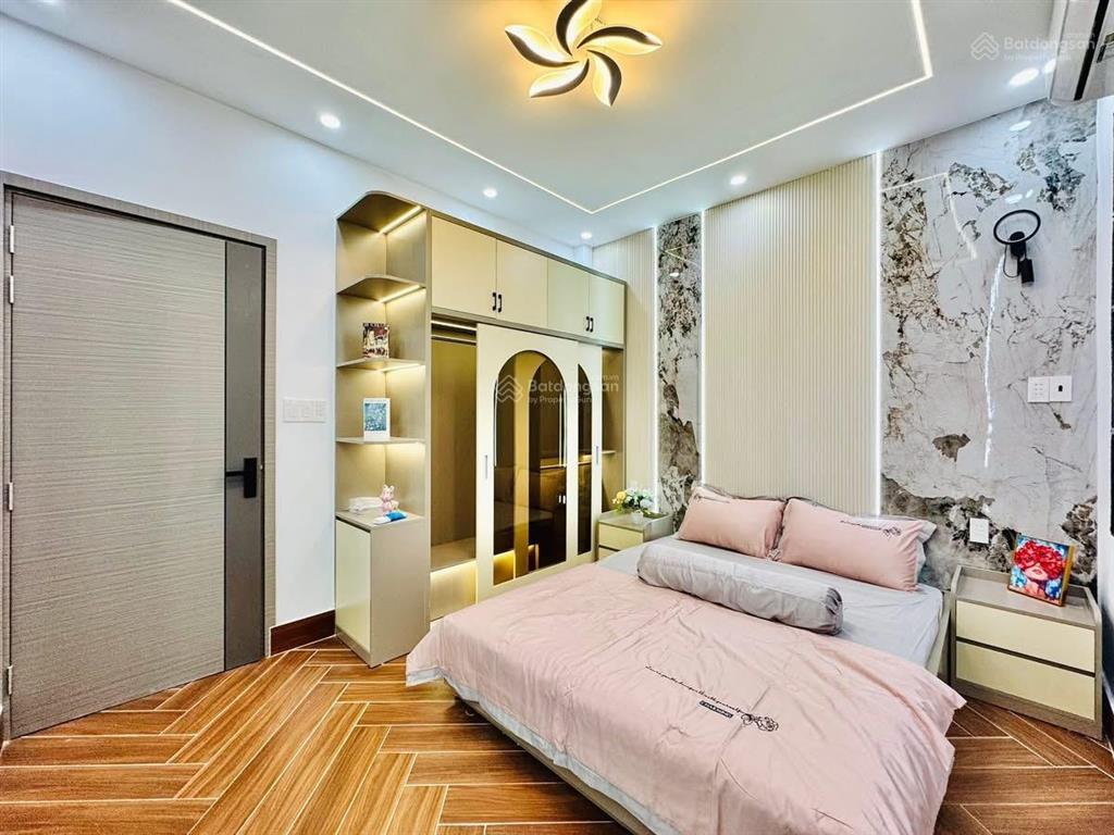 Giá siêu tốt 75,4m2 đường trần nhật duật  tân định  q1 cho thuê 31tr gần chợ tân định