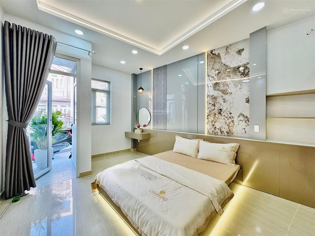 Bán gấp nhà đường nguyễn thị minh kha, p. bến nghé, q1 giá 63,9m2 cho thuê 34tr gần chợ tân định