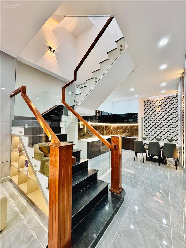 Bán gấp nhà đường nguyễn thị minh kha, p. bến nghé, q1 giá 63,9m2 cho thuê 34tr gần chợ tân định