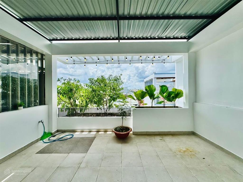 Định cư úc bán gấp nhà đường 6m vườn chuốip4q3 71,3m2 cho thuê 29tr gần chợ vườn chuối