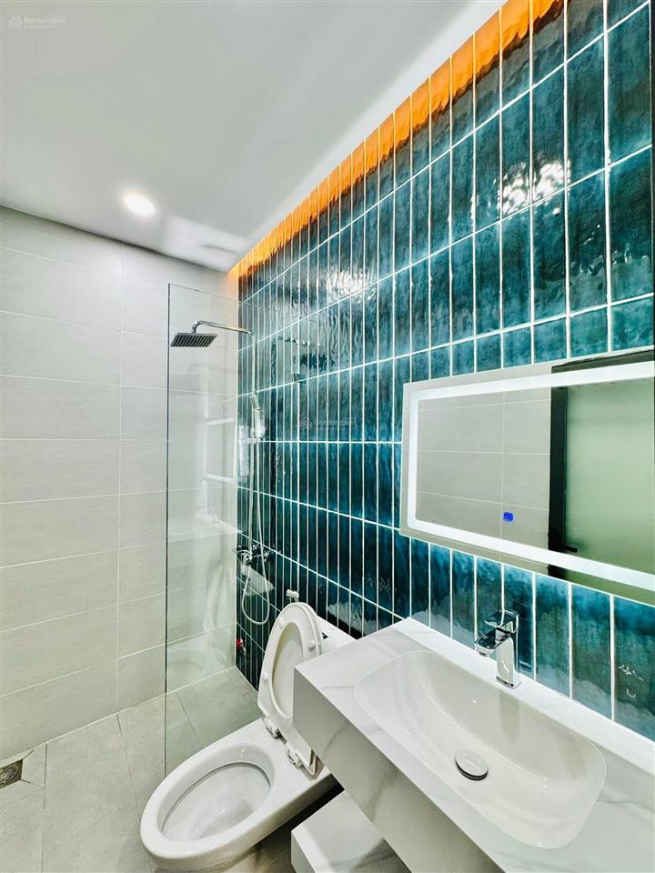 Hạ giá sâu bán nhà đường 6m nguyễn thiện thuật, p2, q3 72m2 cho thuê 30tr gần chợ bàn cờ