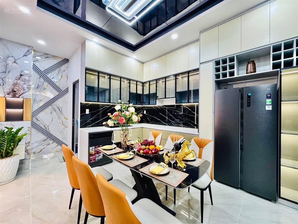 Giảm sốc 68,4m2 đường 6m võ văn tần, p5, q3 đang cho thuê 28tr gần bệnh viện từ dũ