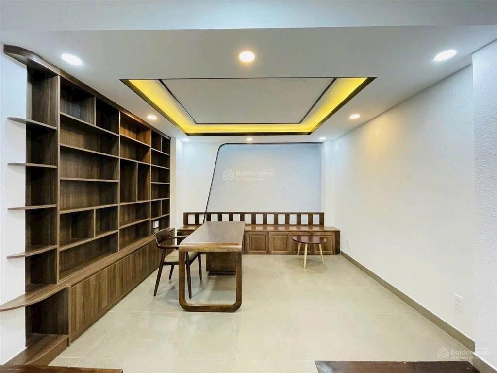 Cô lan bán gấp nhà hoa đào  p7  phú nhuận 65,1m2 cho thuê 22 triệu gần coopmart rạch miễu