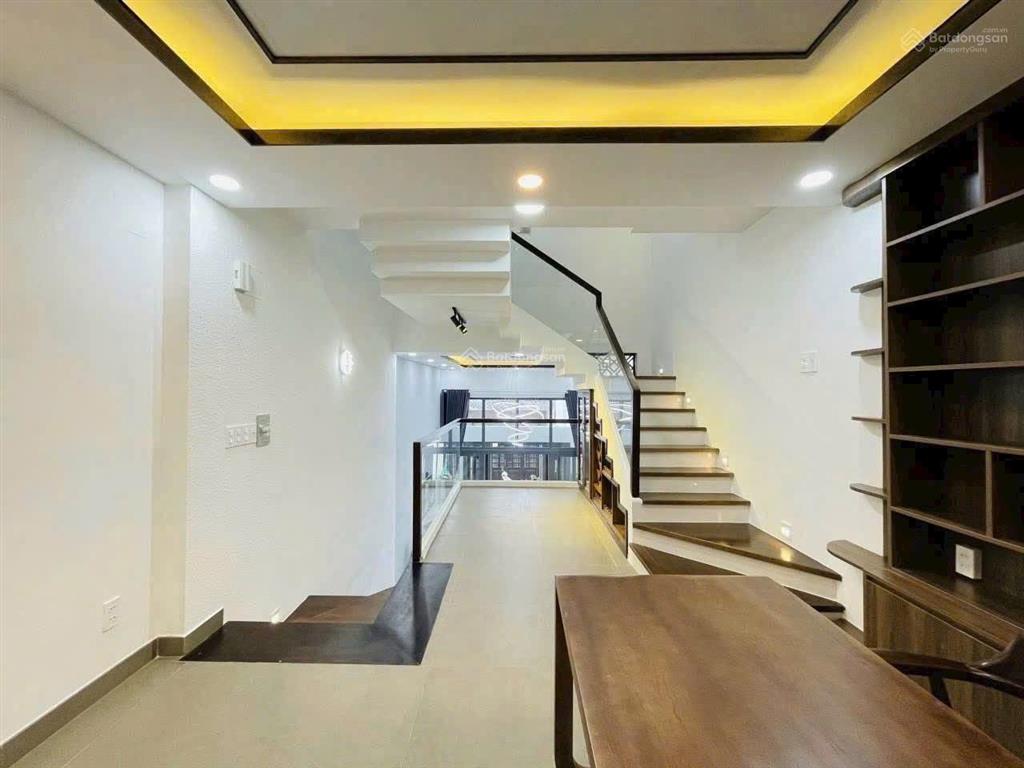 Cô lan bán gấp nhà hoa đào  p7  phú nhuận 65,1m2 cho thuê 22 triệu gần coopmart rạch miễu