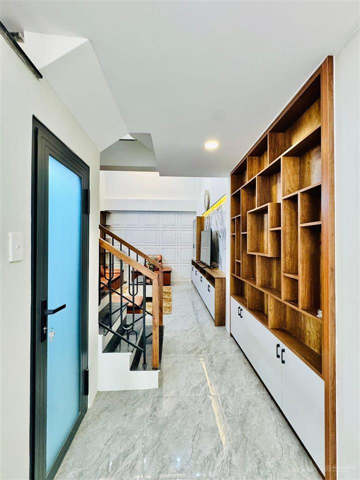 Cả nhà định cư úc bán gấp nhà nguyễn biểu  p2  q5 69m2 cho thuê 22tr gần đại học sài gòn