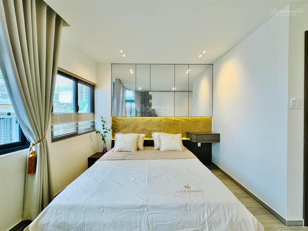Kẹt tiền bán gấp nhà đường 6m vườn chuối  p4  q3 69,3m2 cho thuê 28tr gần chợ vườn chuối