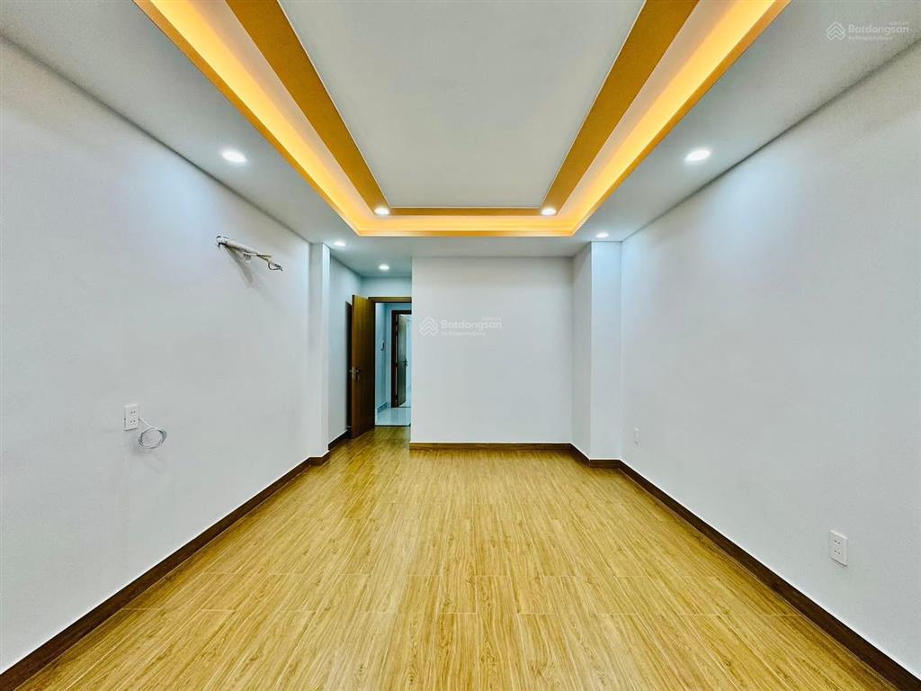Hạ giá sâu bán nhà đường 6m cao thắng, p. 3, q. 3 giá 72m2 cho thuê 30tr gần chợ bàn cờ