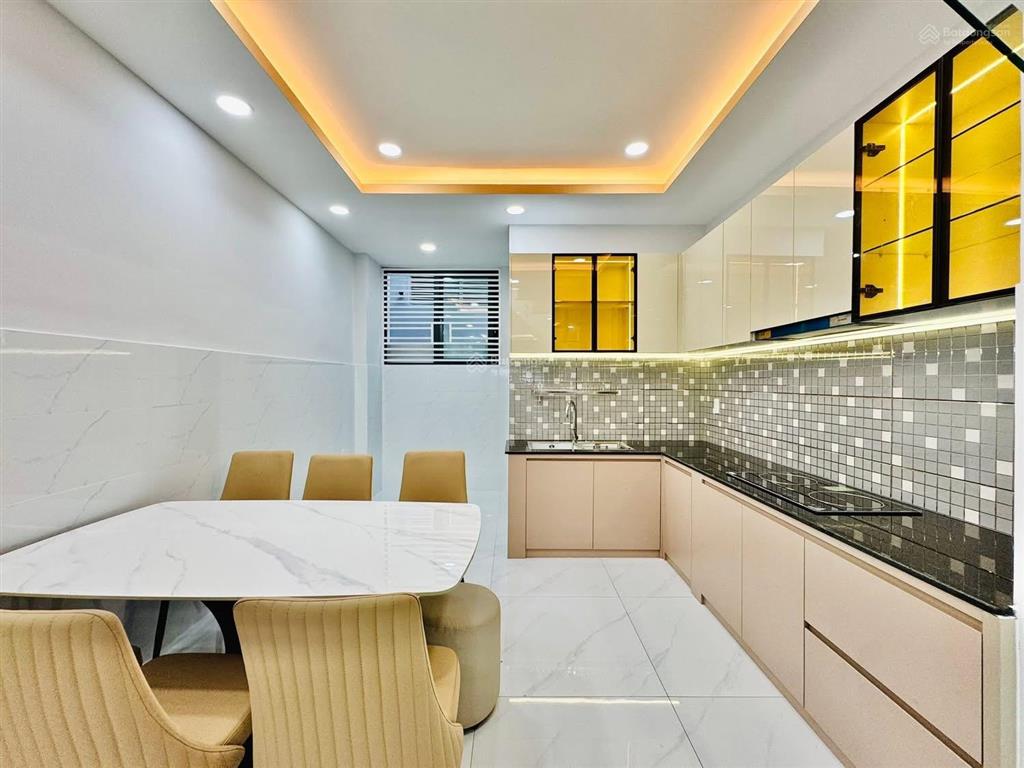 Hạ giá sâu bán nhà đường 6m cao thắng, p. 3, q. 3 giá 72m2 cho thuê 30tr gần chợ bàn cờ