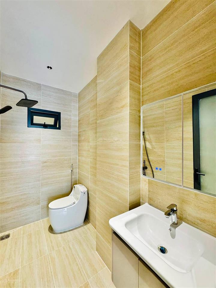 Cả nhà định cư úc bán gấp nhà nguyễn biểu  p2  q5 giá 69m2 cho thuê 22tr gần đại học sài gòn