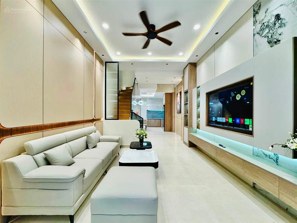 Cả nhà định cư úc bán gấp nhà nguyễn biểu  p2  q5 giá 69m2 cho thuê 22tr gần đại học sài gòn
