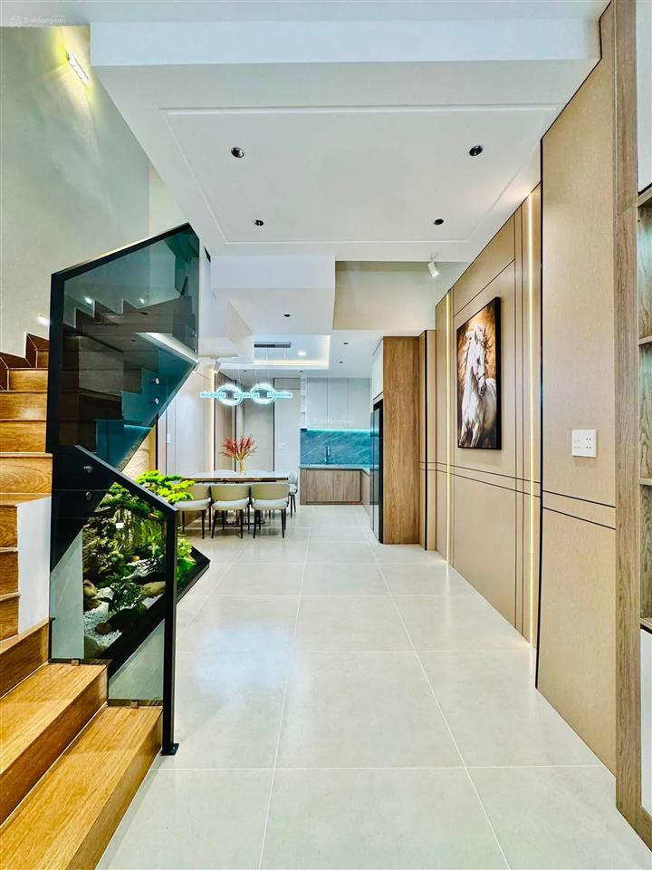 Cả nhà định cư úc bán gấp nhà nguyễn biểu  p2  q5 giá 69m2 cho thuê 22tr gần đại học sài gòn