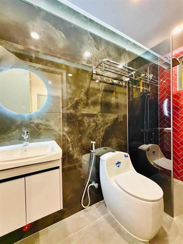 Bán gấp nhà đường 6m lê văn sỹ, phường 2, tân bình giá 68,4m2 cho thuê 20tr gần chợ phạm văn hai