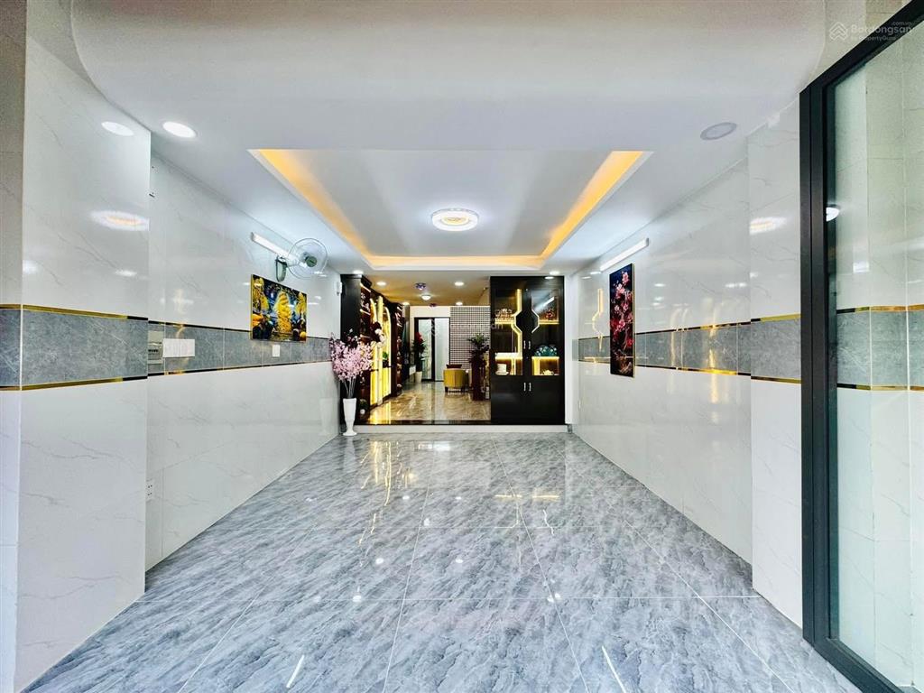 Giá 4 tỷ 150 / 63m2 nhà đường 6m lê hồng phong  p10  q10 cho thuê 19tr gần vạn hạnh mall