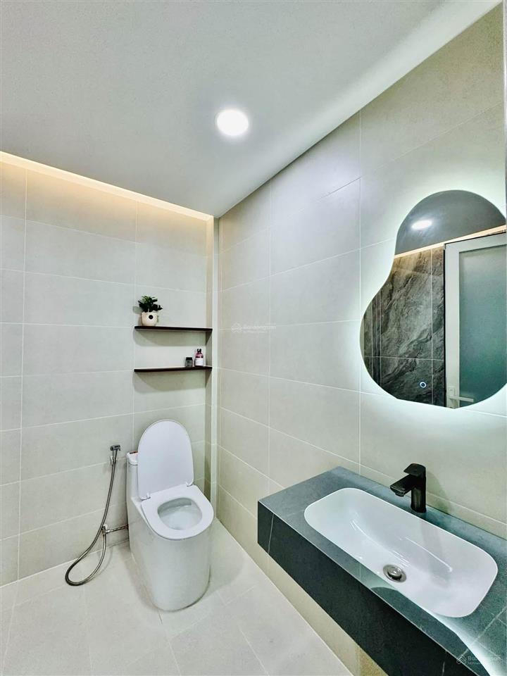 Bán gấp nhà đường 6m trần quốc thảop.võ thị sáuq3 75,4m2 cho thuê 33tr gần bệnh viện tai mũi họng