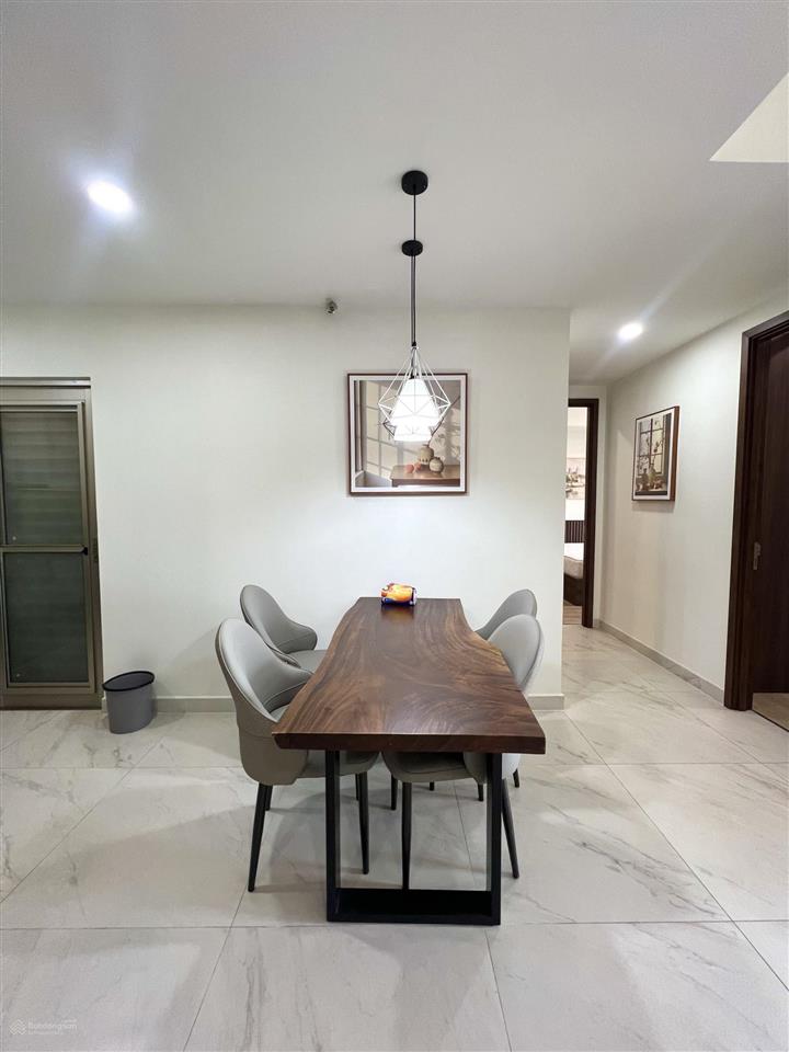 Cho thuê midtown 2 pn 2 ban công view biệt thự đẹp giá 30 triệu, nhà trống vào ngay  0909 488 ***