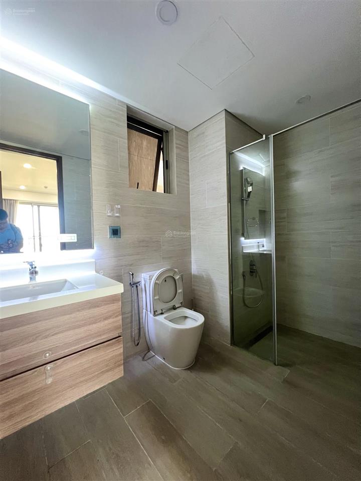Cho thuê midtown 2 pn 2 ban công view biệt thự đẹp giá 30 triệu, nhà trống vào ngay  0909 488 ***