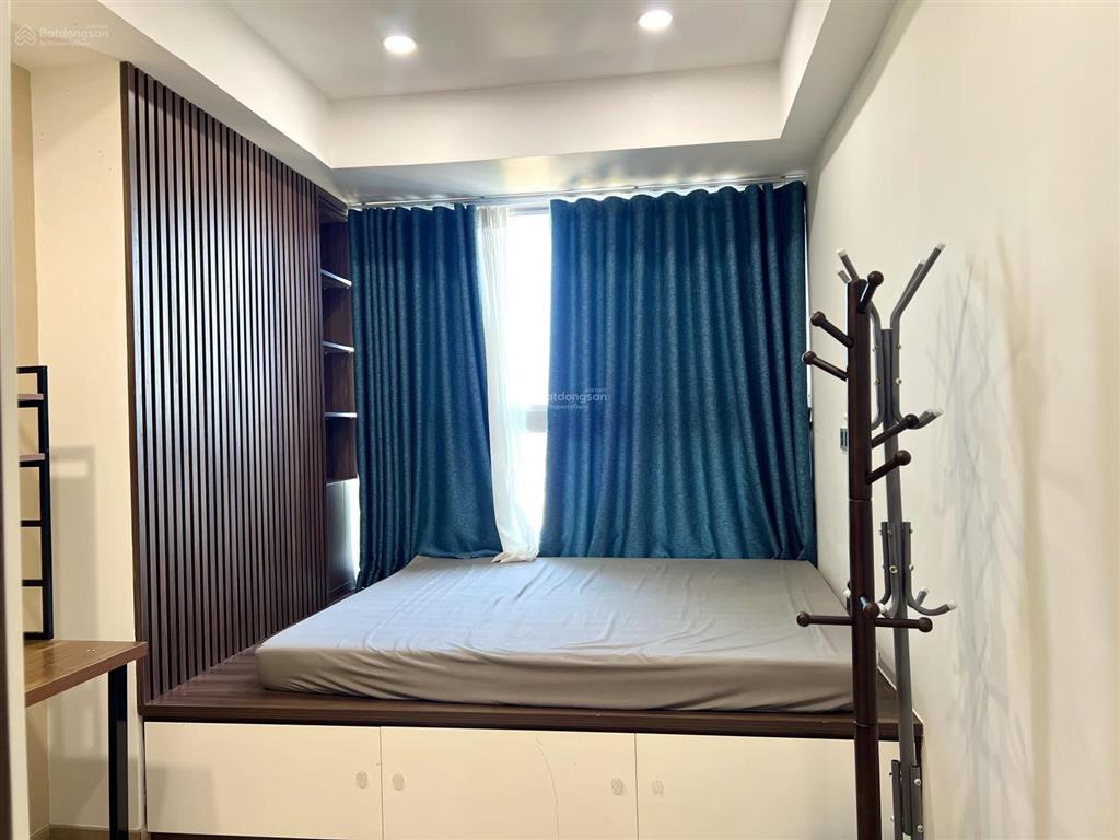 Cho thuê midtown 2 pn 2 ban công view biệt thự đẹp giá 30 triệu, nhà trống vào ngay  0909 488 ***