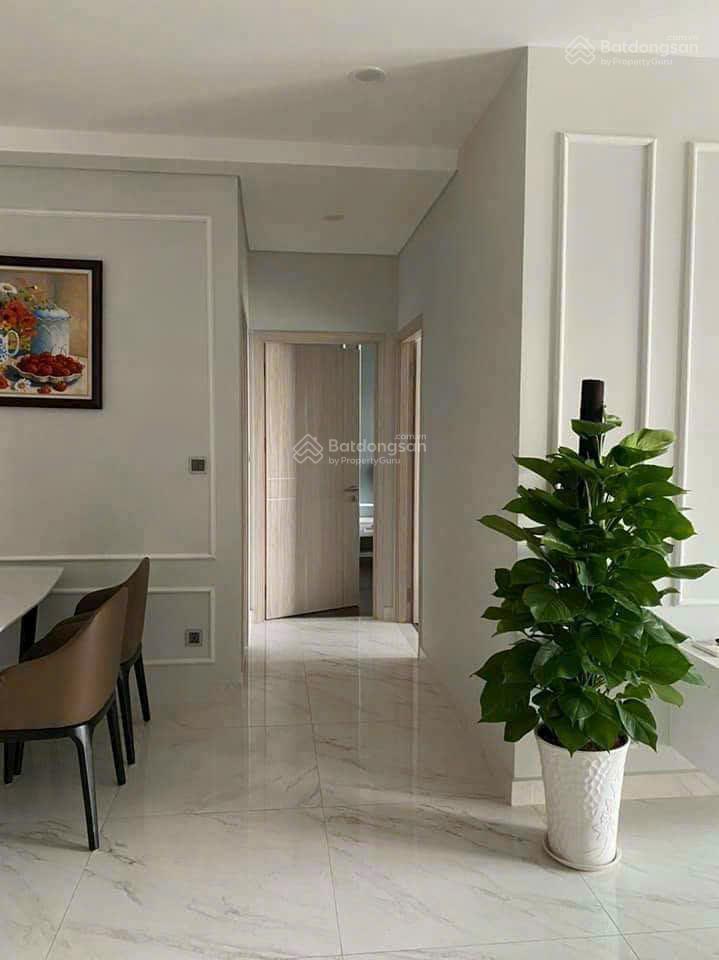 Cho thuê midtown 2 pn 2 ban công view biệt thự đẹp giá 27 triệu, nhà trống vào ngay 0909 488 ***