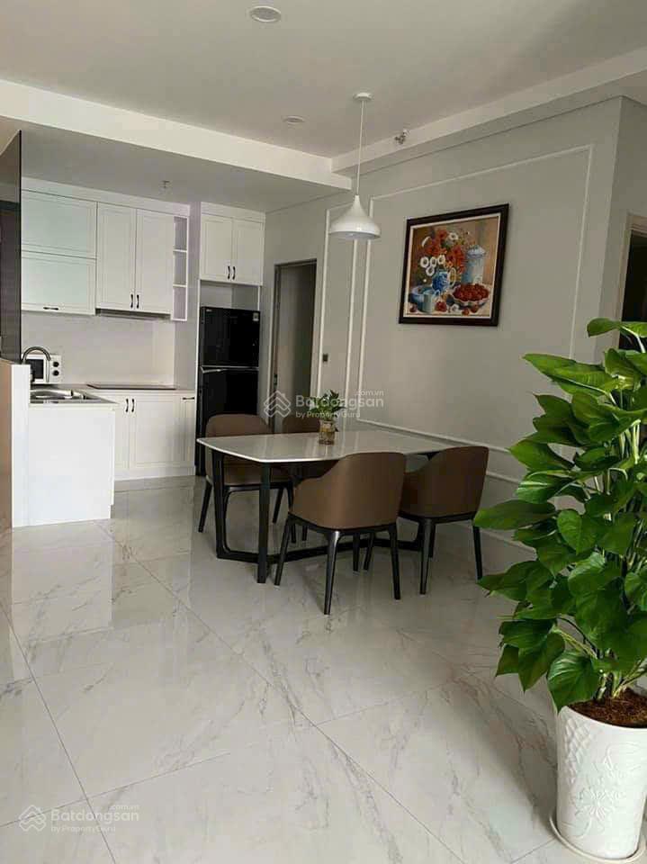 Cho thuê midtown 2 pn 2 ban công view biệt thự đẹp giá 27 triệu, nhà trống vào ngay 0909 488 ***