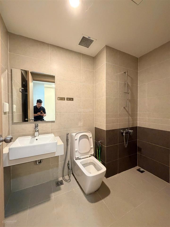 Cho thuê căn studio nhà trống phù hợp làm văn phòng giá chỉ 14 triệu trống sẵn, vào ngay 0909 488 ***
