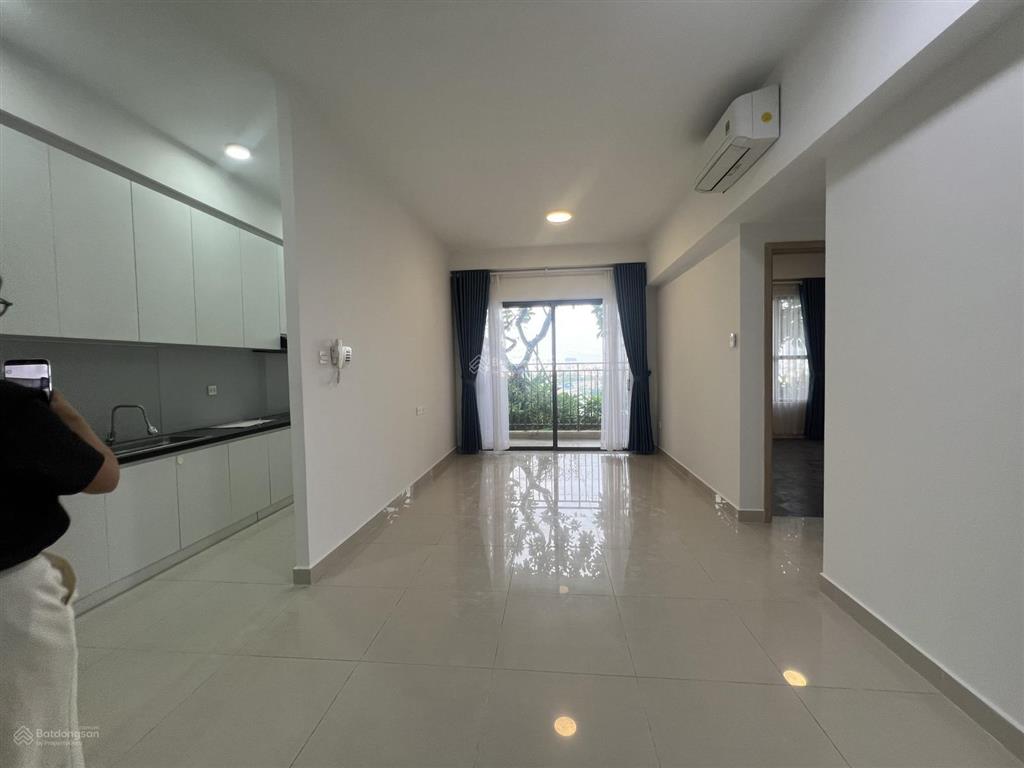 Cho thuê căn góc sân vườn hiếm có 3 pn, nhà ntcb giá 21 triệu, vào ở ngay  0909 488 ***