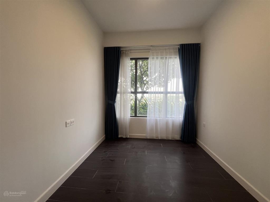 Cho thuê căn góc sân vườn hiếm có 3 pn, nhà ntcb giá 21 triệu, vào ở ngay  0909 488 ***
