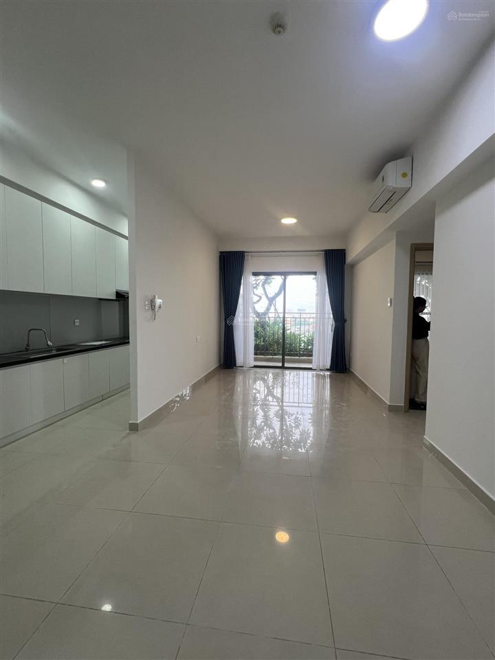 Cho thuê căn góc sân vườn hiếm có 3 pn, nhà ntcb giá 21 triệu, vào ở ngay  0909 488 ***