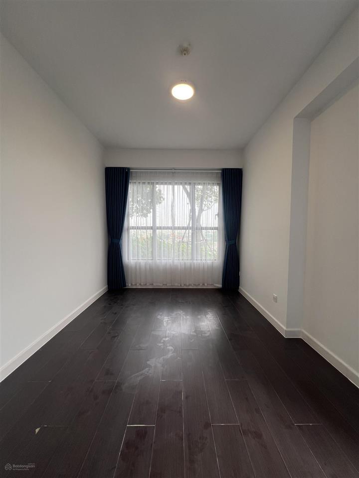 Cho thuê căn góc sân vườn hiếm có 3 pn, nhà ntcb giá 21 triệu, vào ở ngay  0909 488 ***